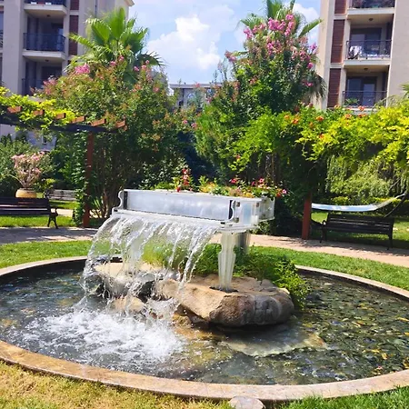 Attractive Family In Sunny Cascadas Family アパート サニービーチ