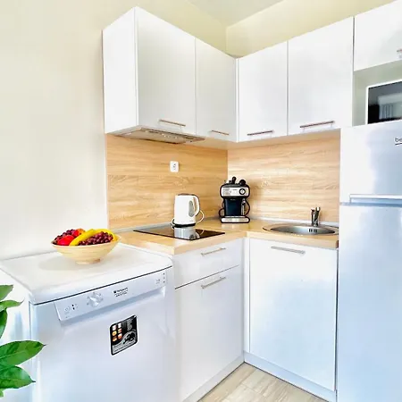 Attractive Family In Sunny Cascadas Family Apartment *