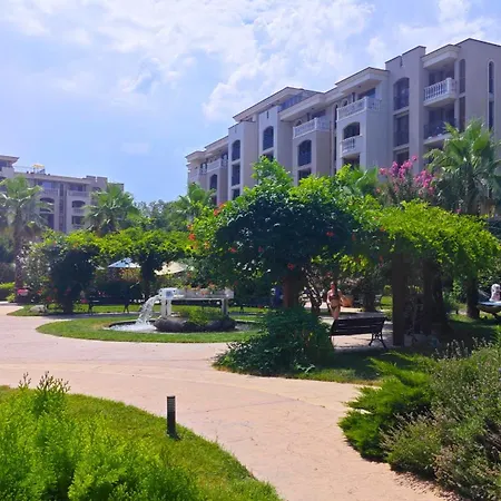 Attractive Family In Sunny Cascadas Family Apartment *