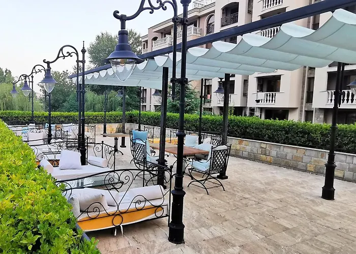 Attractive Family In Sunny Cascadas Family Апартамент