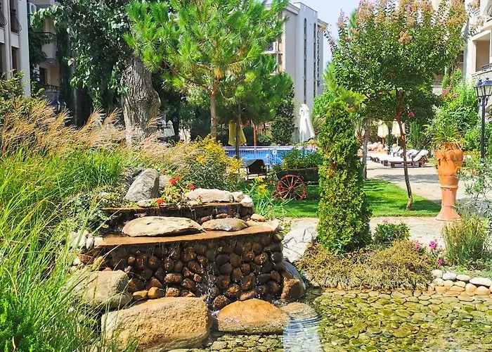 Attractive Family In Sunny Cascadas Family * Слънчев бряг